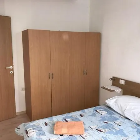 Apartmani Milokanovic Funtana Exterior photo