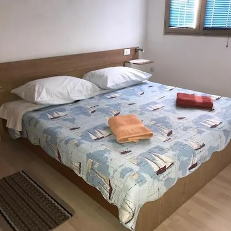 Apartmani Milokanovic Funtana Exterior photo