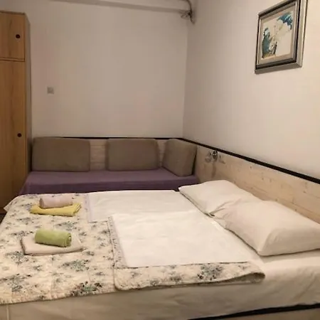 Apartmani Milokanovic Funtana Exterior photo