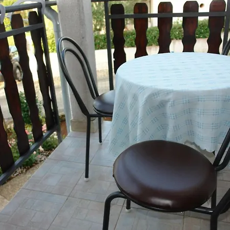 Apartmani Milokanovic Funtana Exterior photo