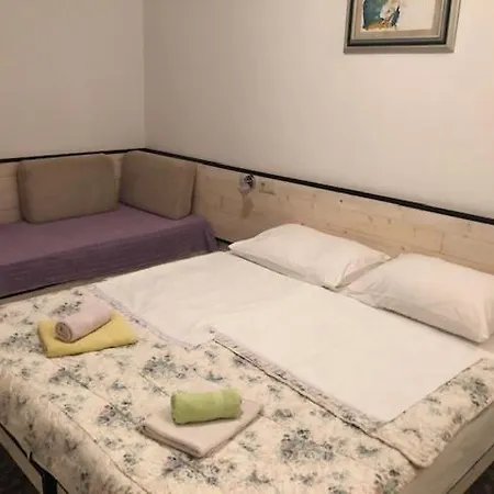 Apartmani Milokanovic Funtana Exterior photo
