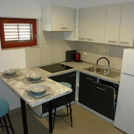 Apartmani Milokanovic Funtana Exterior photo