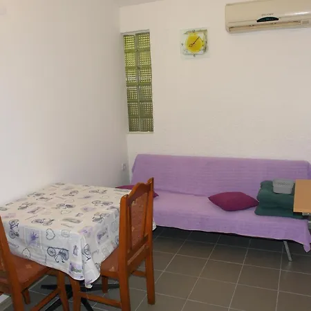 Apartmani Milokanovic Funtana Exterior photo