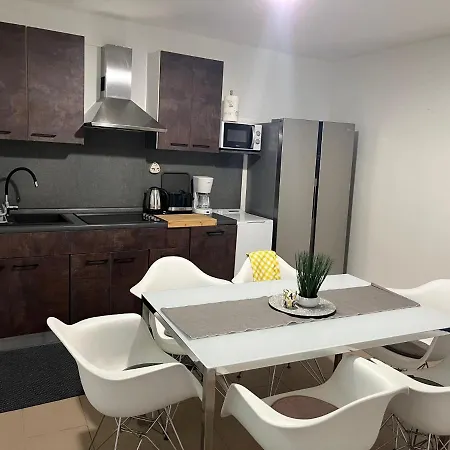 Apartmani Milokanovic Funtana Exterior photo