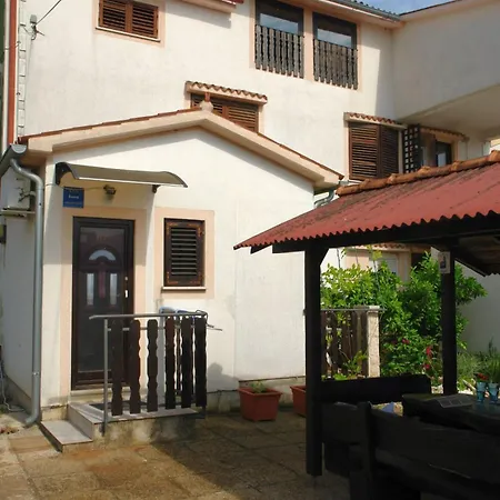 Apartmani Milokanovic Funtana Exterior photo