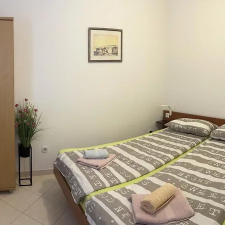 Apartmani Milokanovic Funtana Exterior photo