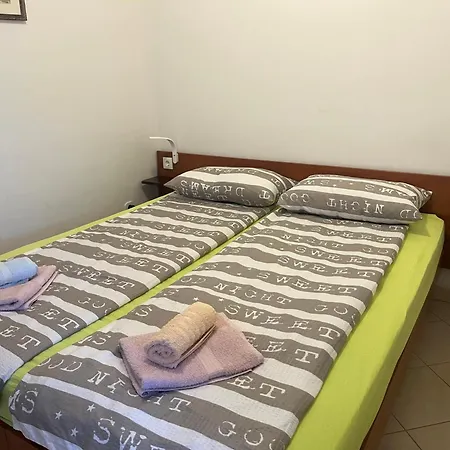 Apartmani Milokanovic Funtana Exterior photo
