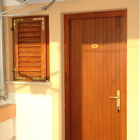 Apartmani Milokanovic Funtana Exterior photo
