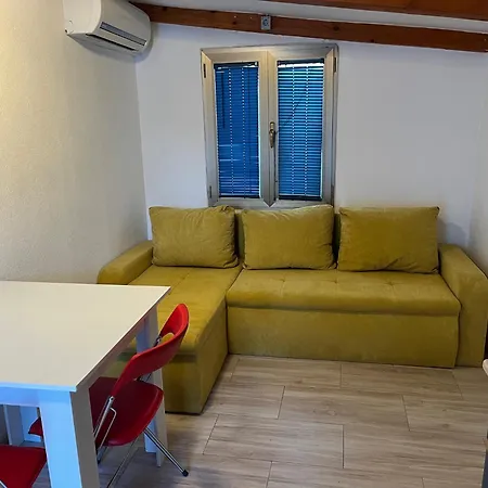 Apartmani Milokanovic Funtana Exterior photo