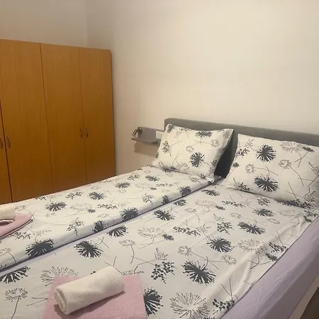 Apartmani Milokanovic Funtana Exterior photo